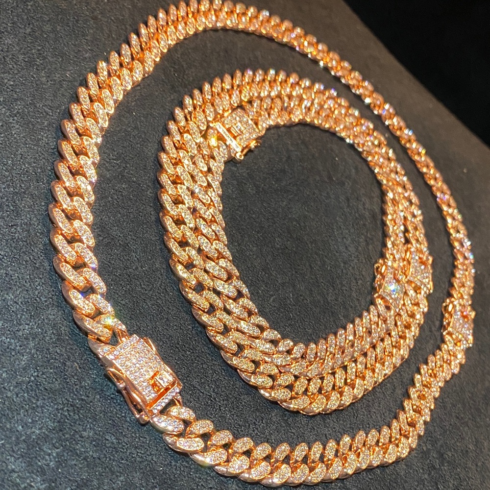Elegant Red Rose Gold Cuban Link Chain Necklace